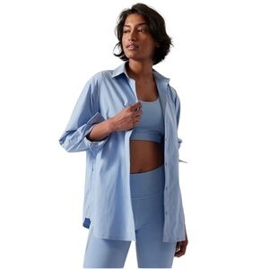 Athleta Performance Poplin Top Oversized Heron Blue Medium 882549